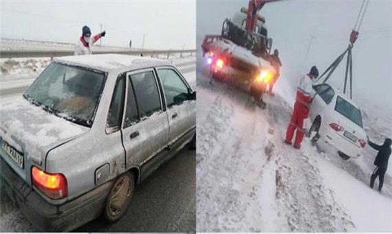 بسته خبری/برف برخی از محورهای روستایی را مسدود کرد/واژگونی خودروی آمبولانس اورژانس نیشابور