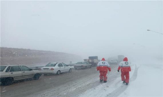 هلال احمر خراسان شمالی به هزار نفر گرفتار در برف امدادرسانی کرد