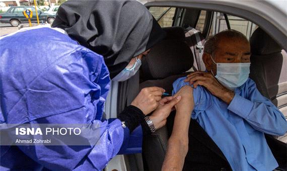 واکسیناسیون خودرویی سالمندان در شهرک دانش و سلامت مشهد