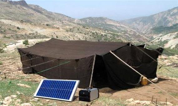 203 پنل خورشیدی در مناطق عشایری خوسف توزیع شد