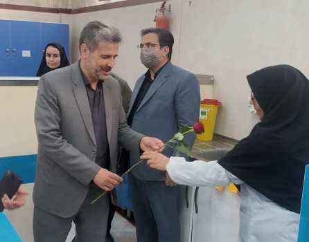تجلیل از مقام پرستار به مناسبت میلاد حضرت زینب (س) در درمانگاه فرهنگیان مشهد