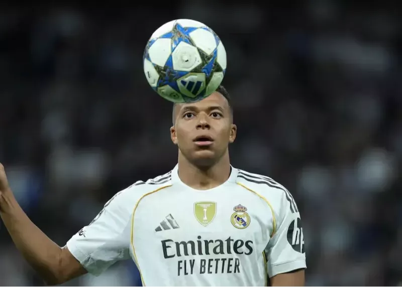 جمعه، روز تا‌ج‌گذاری بهترین گلزن اروپا