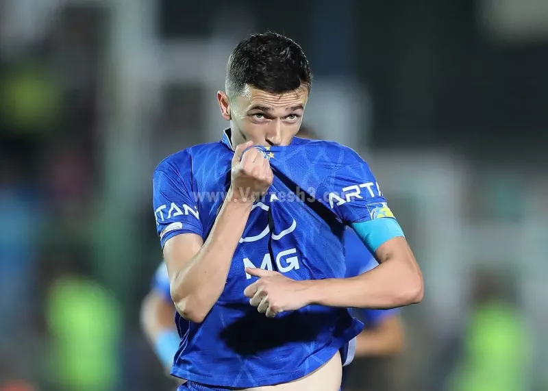 گزارش زنده؛ استقلال ۲ - آلومینیوم ۰