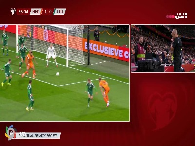 از روی نقطه پنالتی؛ گل دوم هلند توسط خاکپو در دقیقه ۵۸