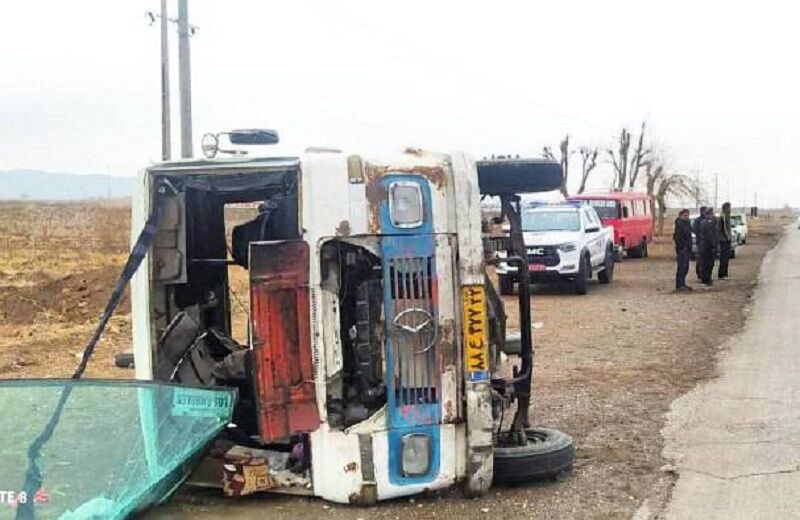 علت واژگونی سرویس مدرسه در جاده نیشابور اعلام شد