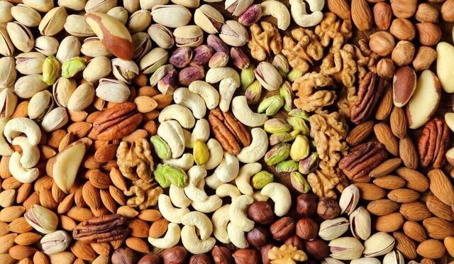 شب یلدا دور این آجیل‌ها را خط بکشید