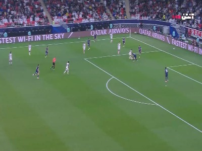 از روی نقطه پنالتی؛  گل اول فلامینگو توسط جورجینیو در دقیقه ۶۲