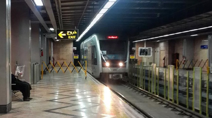 افزایش یک‌ساعته فعالیت قطار شهری مشهد در شب نیمه شعبان