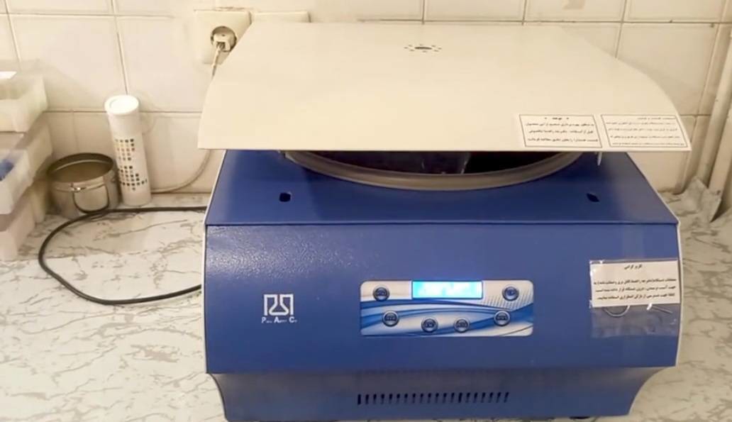 اهدای تجهیزات آزمایشگاهی و پزشکی به مرکز درمانی نیشابور