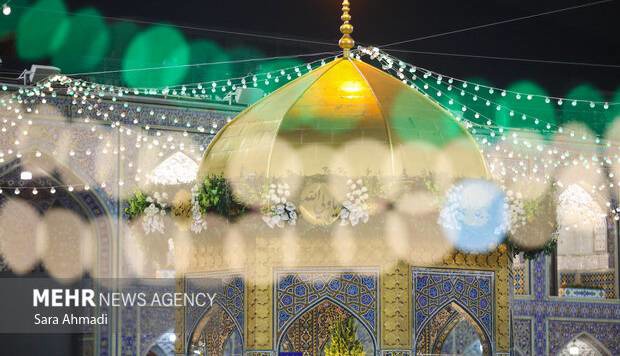 حرم امام رضا(ع) در شب میلاد حضرت صاحب الزمان(عج) غرق در نور و شادی است