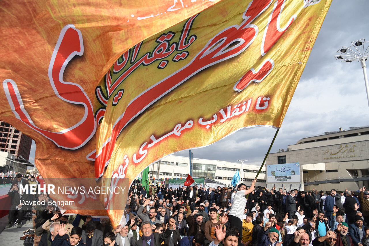 حضور گسترده مردم در اجتماع منتظران ظهور در مشهد