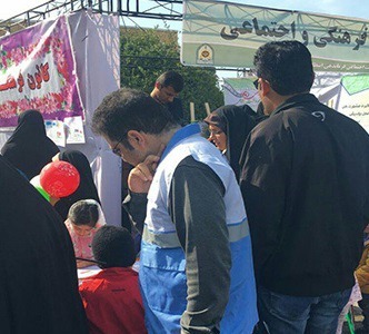 استقرار ناظران بهداشتی در مسیر راهپیمایی ۲۲ بهمن