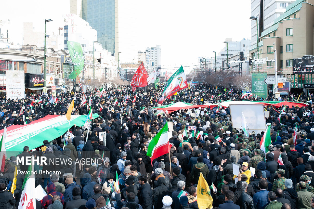 ۲۲ بهمن؛ تجلی قدرت پشتوانه مردمی انقلاب در برابر جنگ ترکیبی دشمن