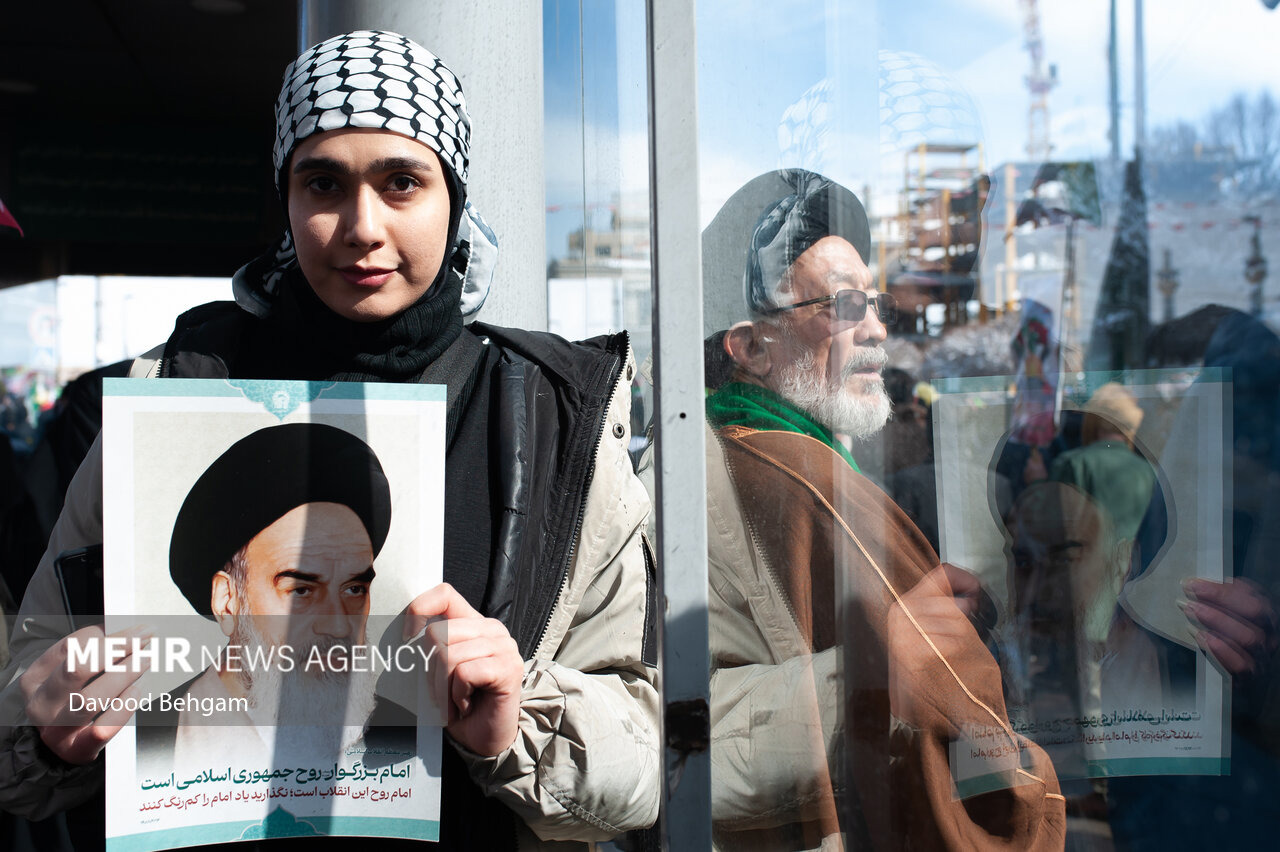 مردم مشهد آماده نمایش اقتدار در ۲۲ بهمن