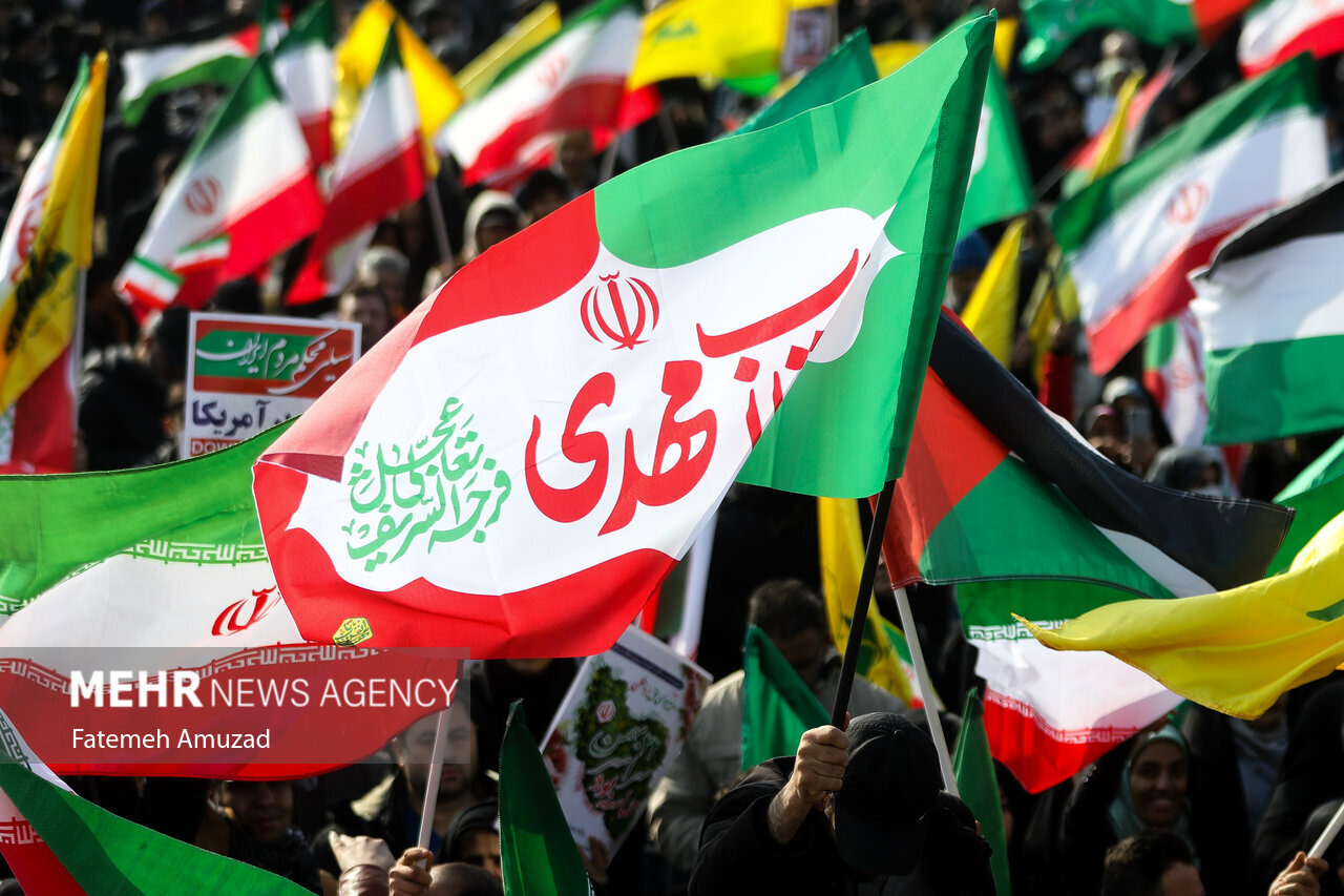 امسال به نیابت از همسر شهیدم در راهپیمایی ۲۲بهمن شرکت می کنم