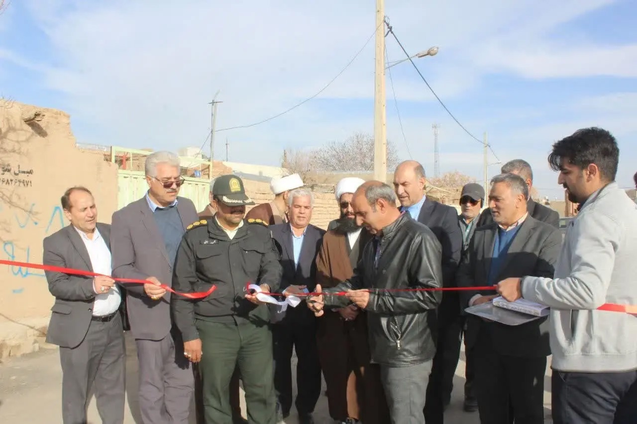 آسفالت ۴ روستا، بهره‌برداری از استخر و پیگیری پروژه دارالفنون در فیروزه