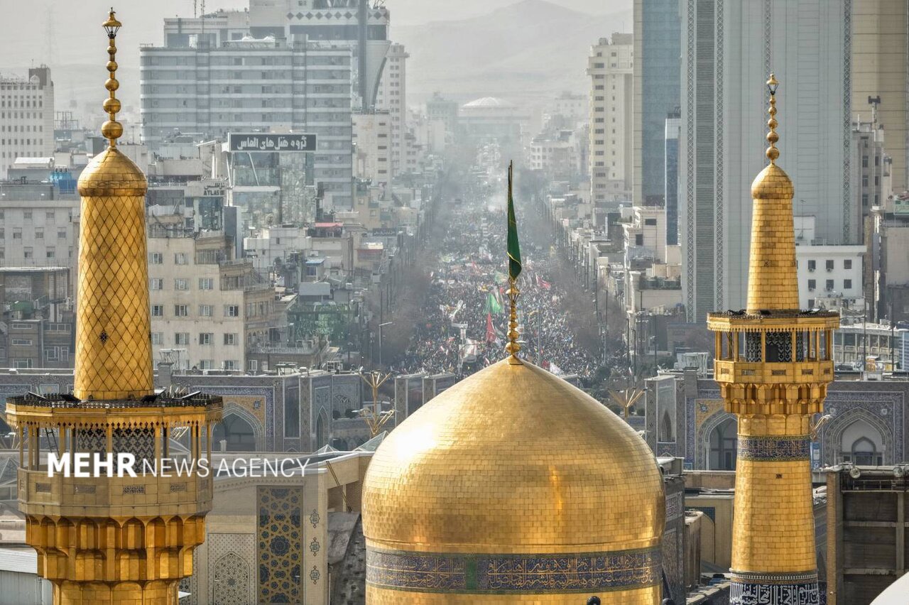 مشهد؛ یک شهر، میلیون‌ها صدا؛ لبیک به رهبر در حماسه ۲۲ بهمن