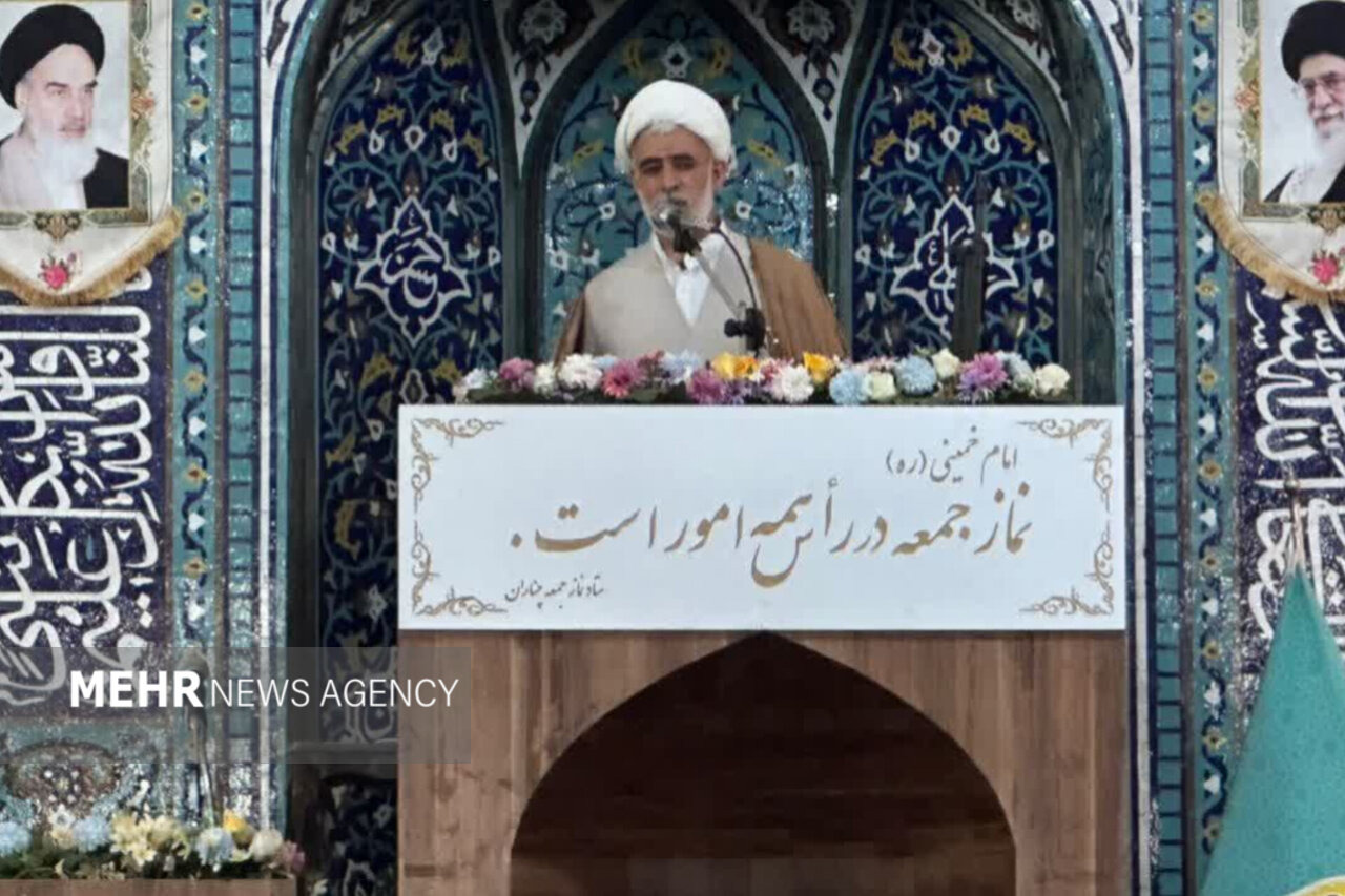 قدرت نظامی و بصیرت مردمی سد محکم کشور در برابر تهدیدات دشمن است