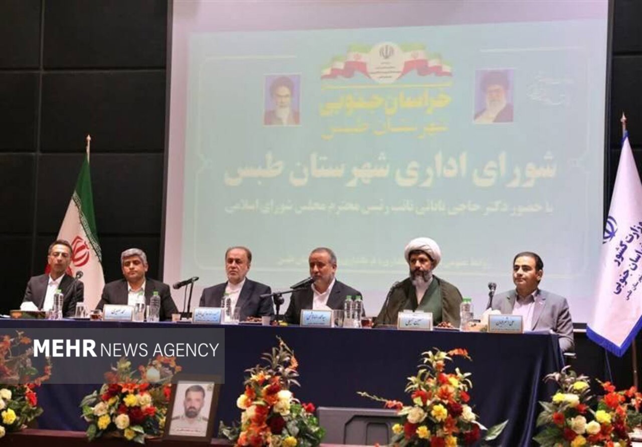 حاجی‌بابایی:حل مسائل اقتصادی و تقویت معیشت مردم اولویت کشور است