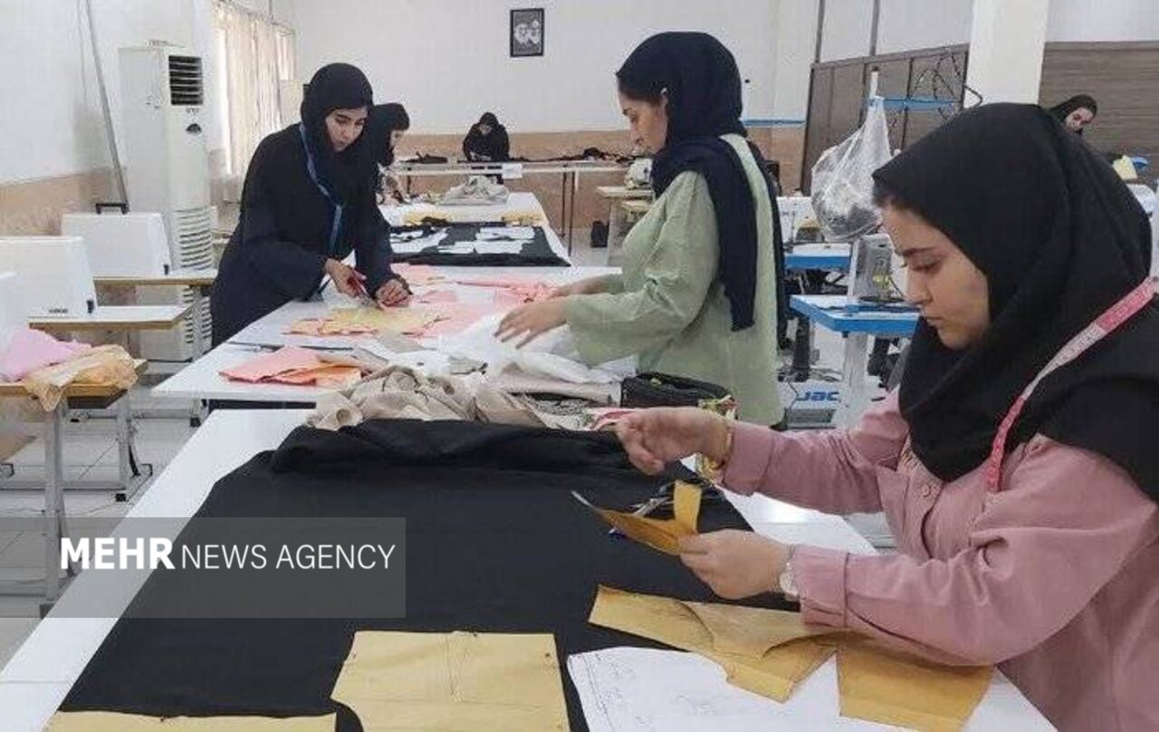 حجی‌پور: نمایشگاه دائمی «کارآفن» در شیروان آماده بهره‌برداری شد