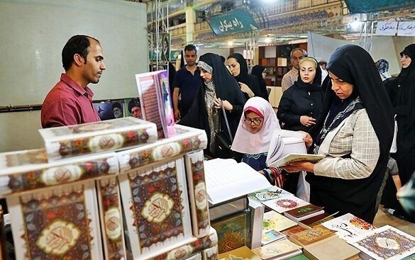 فروش ده هزار جلد کتاب در بخش مکتوب نمایشگاه قرآن کریم