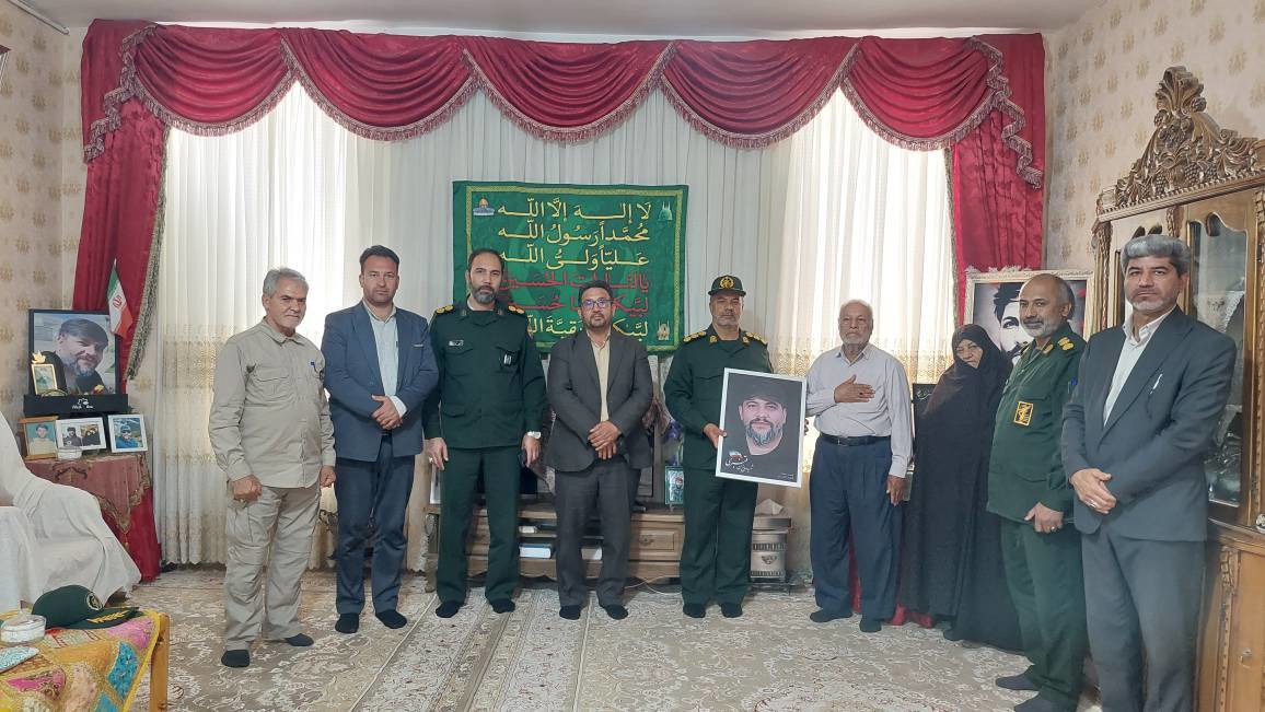 دیدار مدیرکل بنیاد حفظ آثار خراسان رضوی با خانواده شهدا در بردسکن