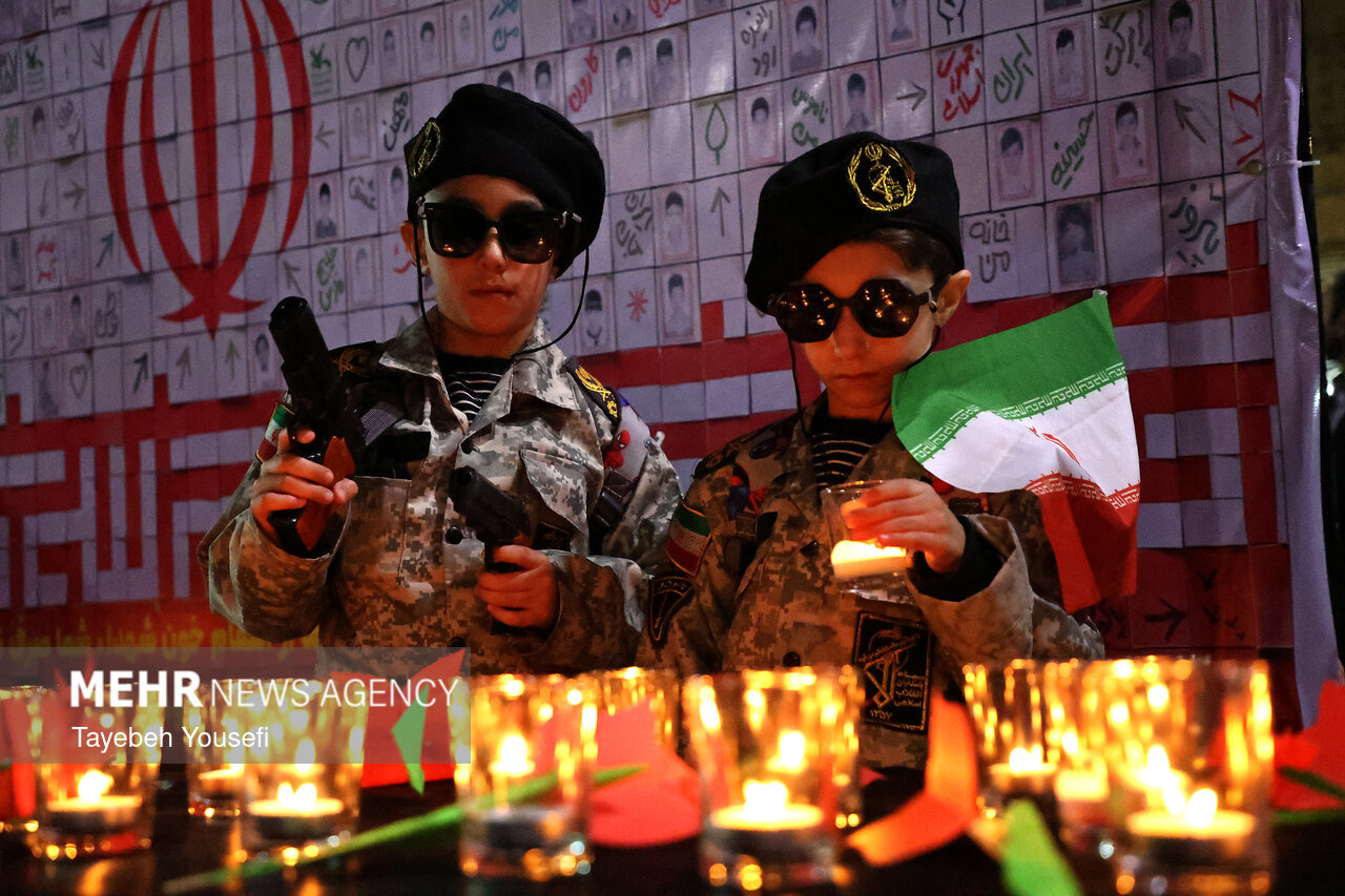 میدان‌داری کودکان مشهدی در تجمعات شبانه