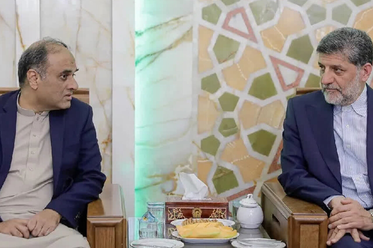 دیدار قائم‌مقام تولیت آستان قدس رضوی با سفیر جدید پاکستان