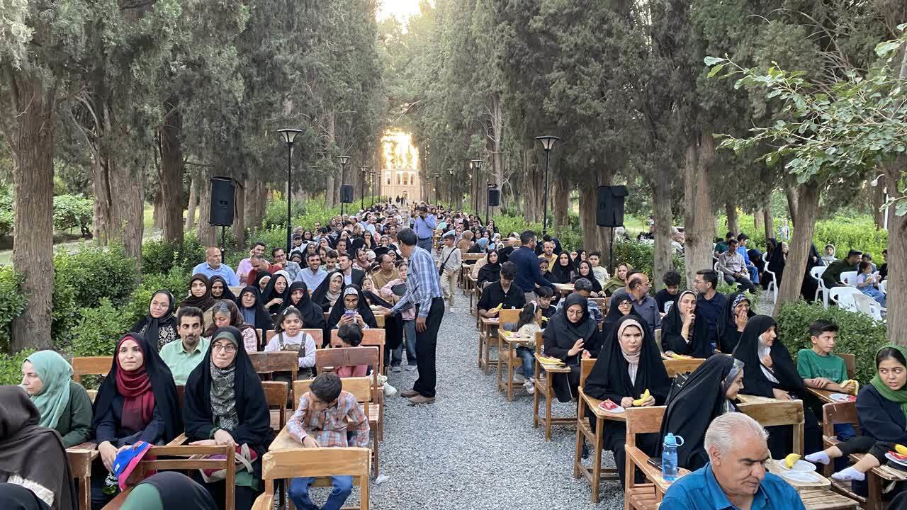 قدردانی از خانواده‌های جوان و نمونه فرزندآوری و جوانی جمعیت دانشگاه بیرجند