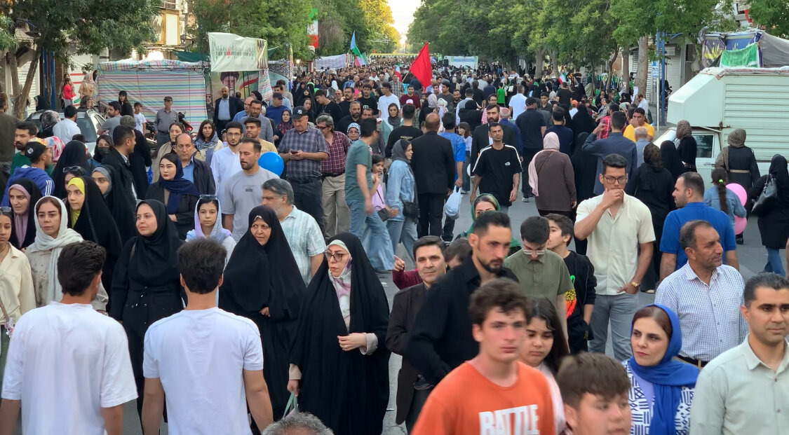 دریای خروشان عشق به امیرالمؤمنین(ع) در بیرجند؛ مهمونی پرشور غدیر