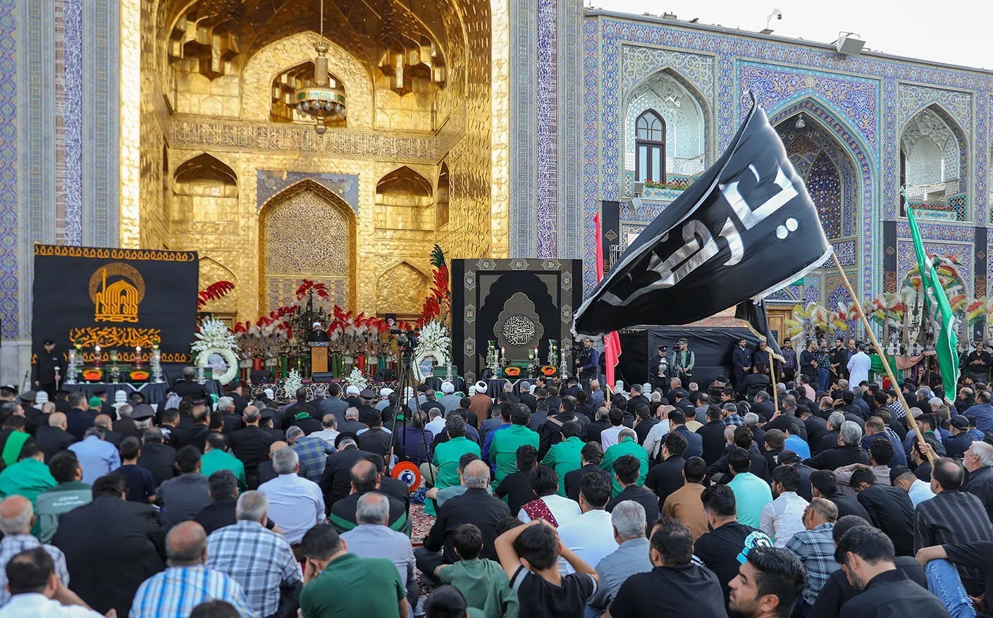 آیین اذن عزا و تعویض پوش ضریح و پرچم گنبد منور امام رضا(ع) برگزار می‌شود