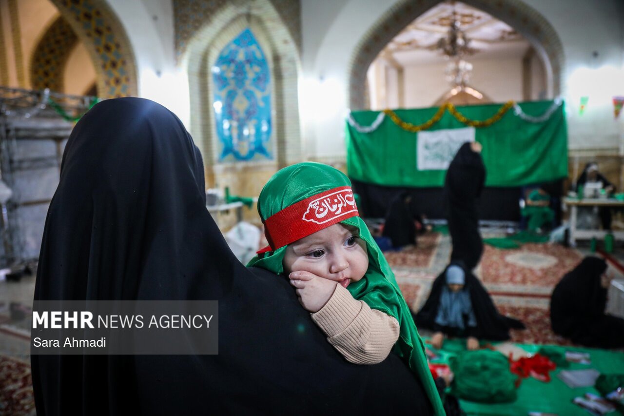 کارگاه دوخت لباس شیرخوارگان حسینی در حرم امام رضا(ع)