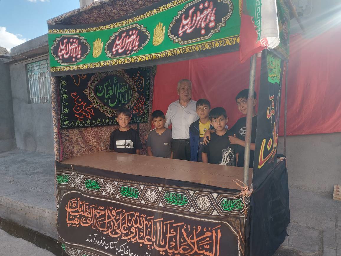 کودکان فریمانی موکب های عزاداری برپا کردند