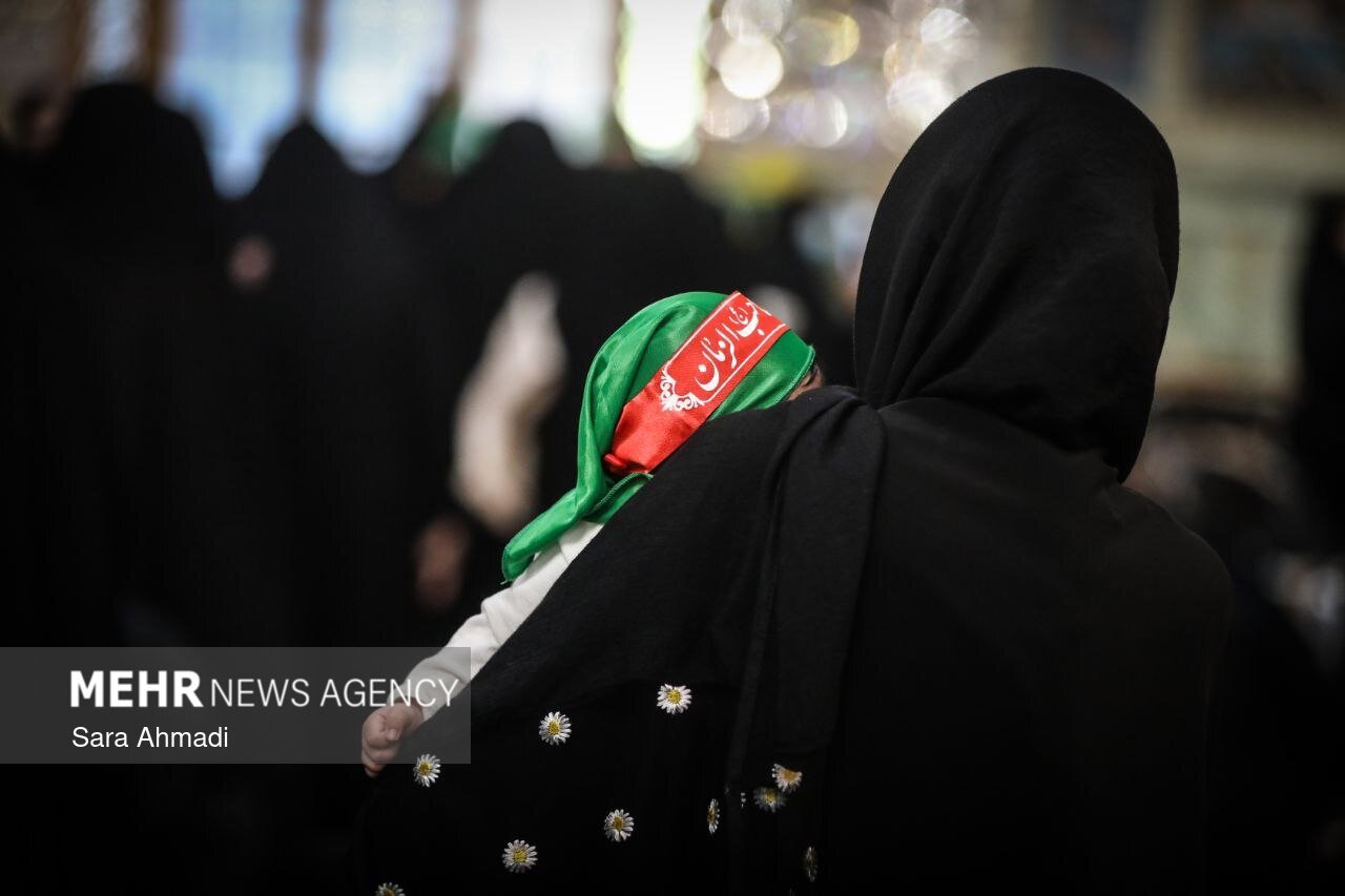 عهدِ مادری با طفلِ کربلا؛ روایتی از نذرنامه‌خوانی در شیرخوارگان حسینی