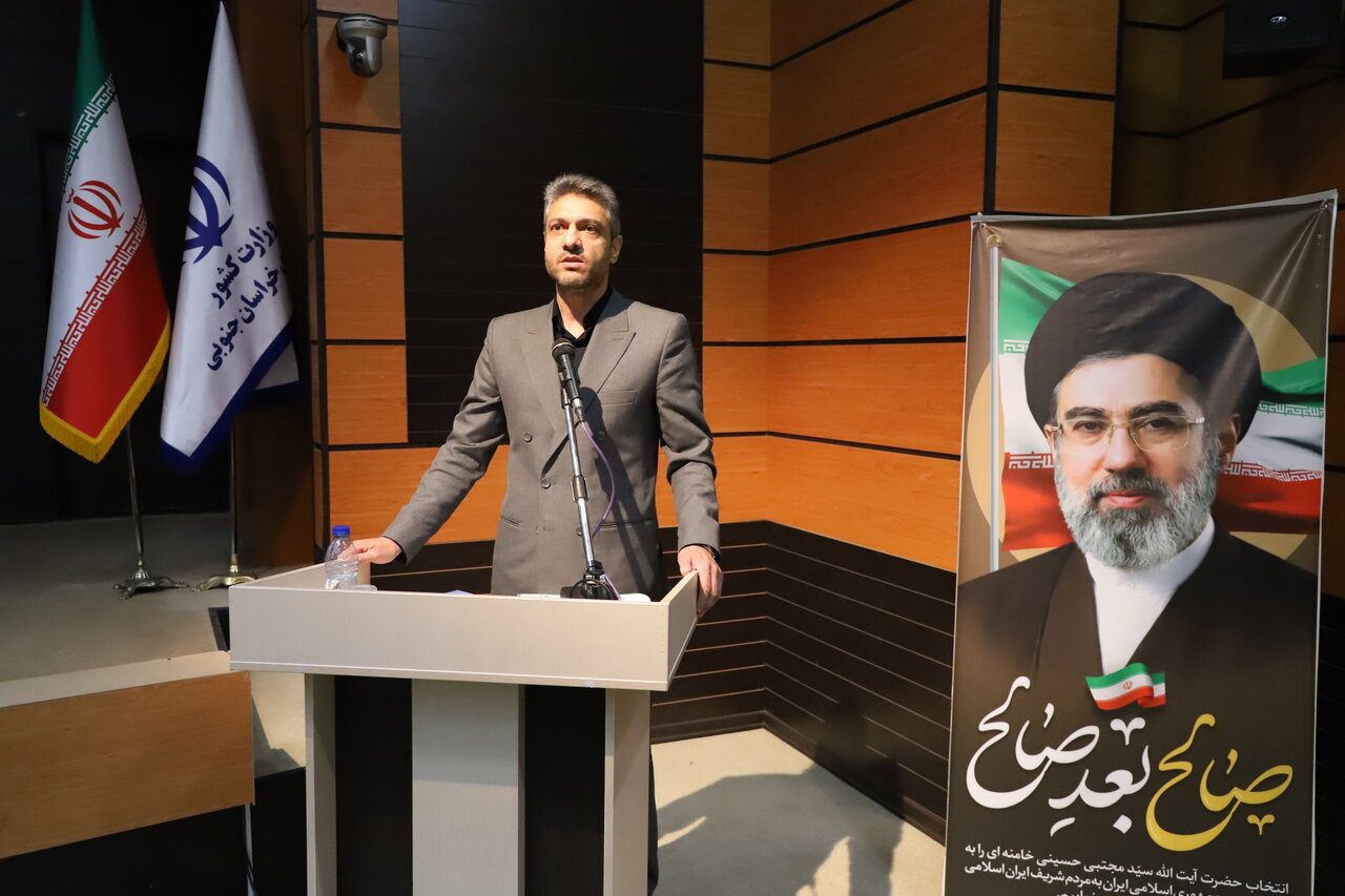 ذاکریان: فاصله دستگاه‌های اجرایی در ارزیابی عملکرد کاهش یابد