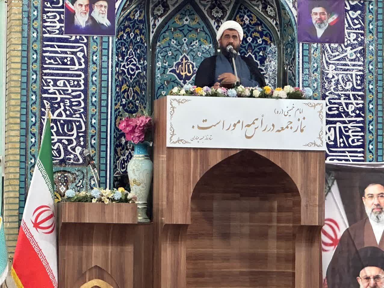 ملت ایران با بیداری و بصیرت در برابر توطئه‌ها می‌ایستند