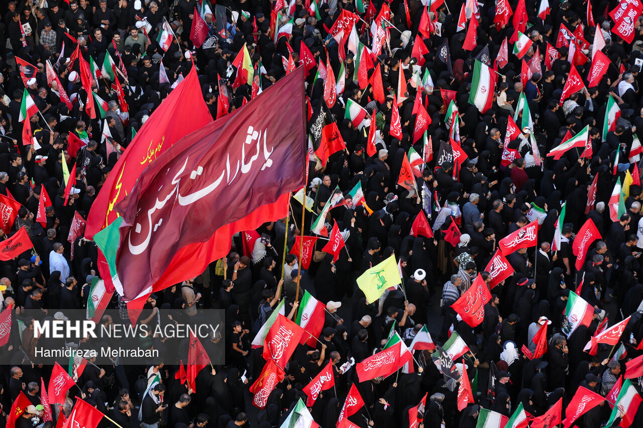 هم اکنون صحن پیامبر اعظم حرم مطهر رضوی