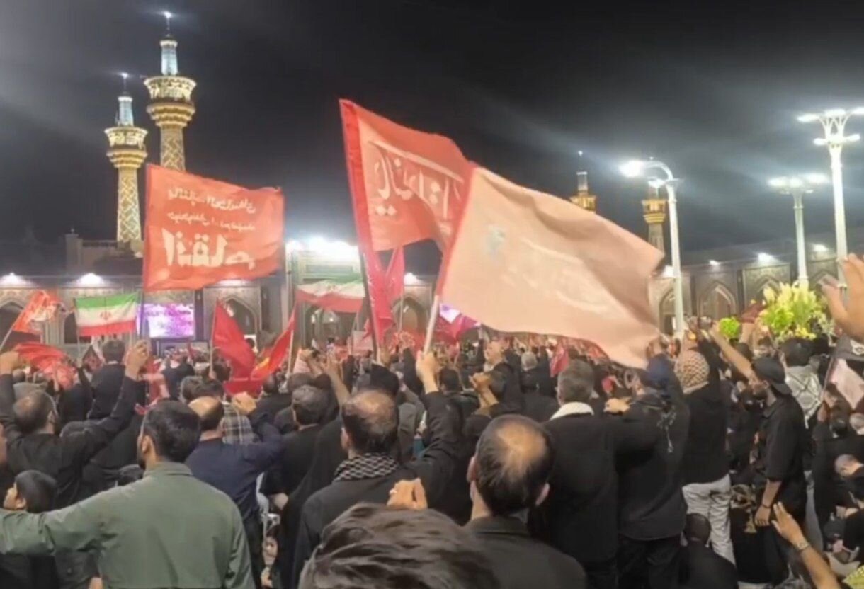 طنین شعار «حرف ما یک کلام؛ انتقام، انتقام» در حرم رضوی