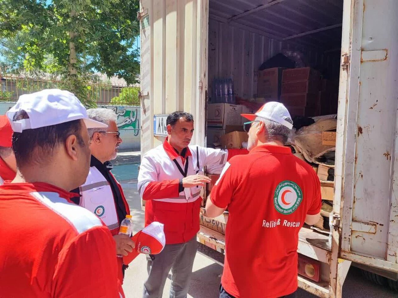 خدمت‌رسانی هلال‌احمر خراسان جنوبی به ۲۰ هزار نفر در تشییع رهبر شهید