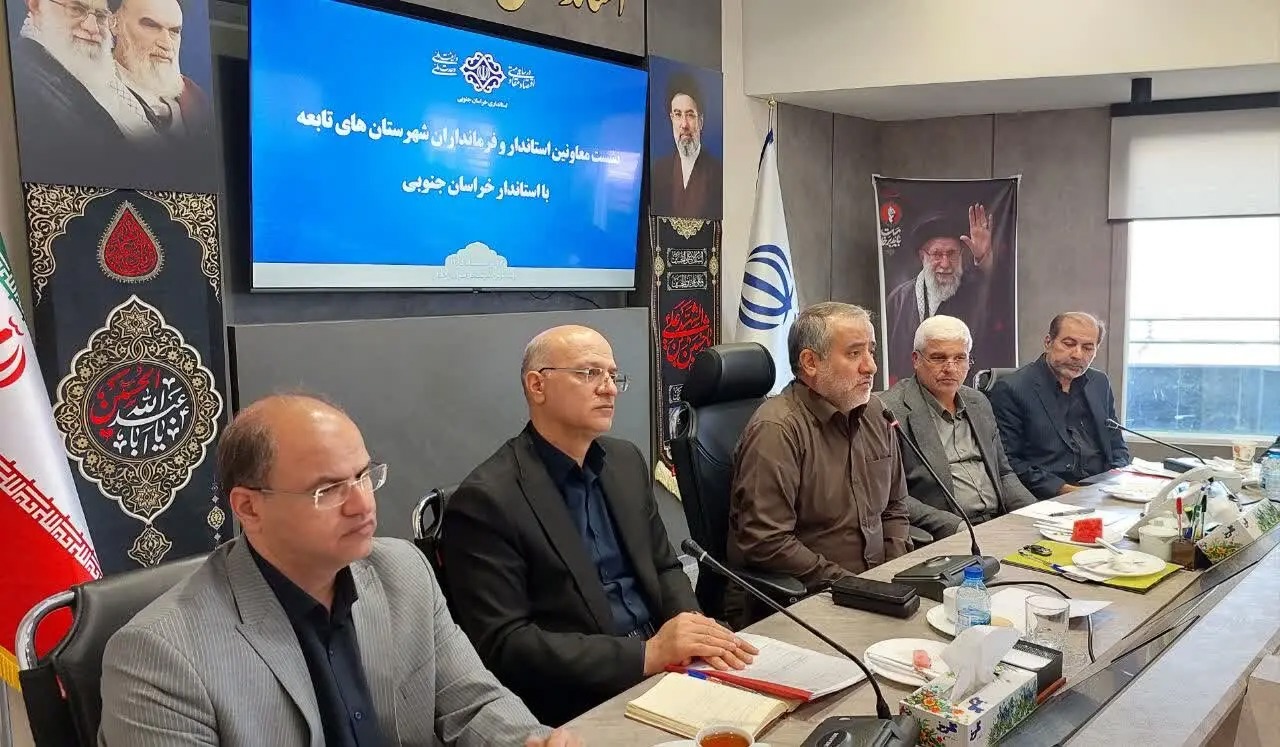 فرمانداران با اقتدار، پیگیر مطالبات مردم و توسعه شهرستان‌ها باشند