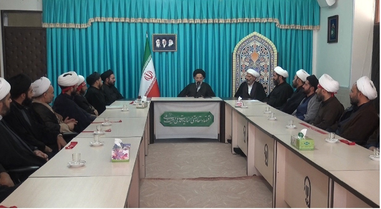 امام حسین (ع) نجات دهنده بشر است