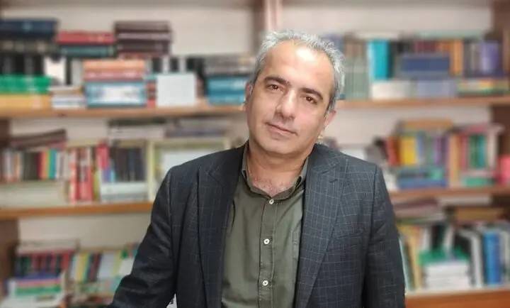 تشریح تحولات مفهومی و زیبایی‌شناختی شعر معاصر