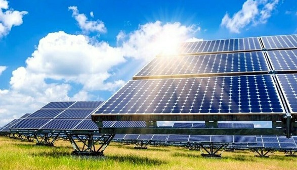 طرح‌های سرمایه‌گذاری در حوزه انرژی خورشیدی تعیین تکلیف شوند
