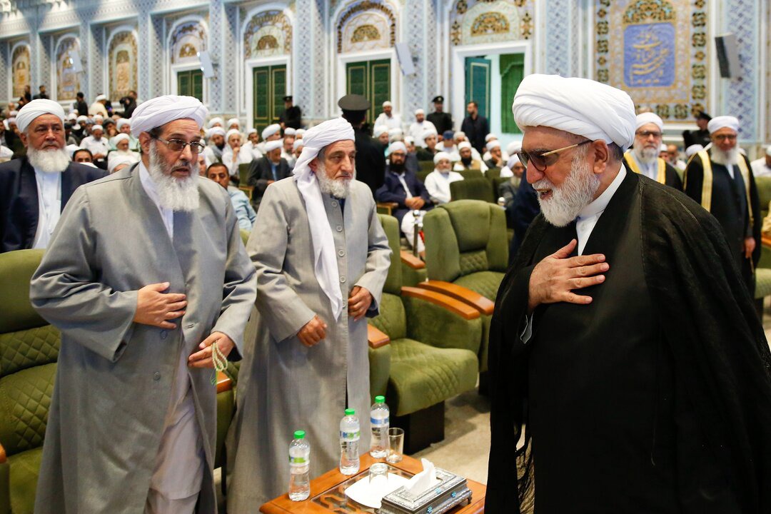 گردهمایی بزرگ اندیشمندان شیعه و اهل سنت در حرم امام رضا(ع)