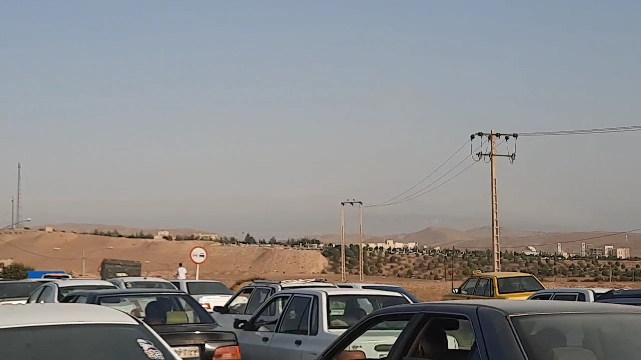 نارضایتی خانواده‌ها و کنکوری‌ها به وضعیت ترافیک شدید در ورودی دانشگاه بجنورد