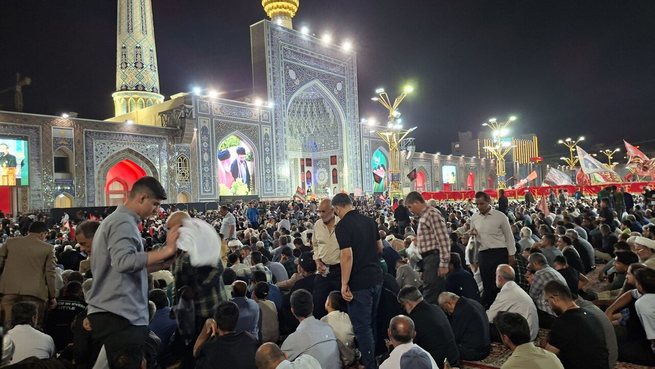 آغاز مراسم چهلم تدفین «آقای شهید ایران» در حرم امام رضا(ع)