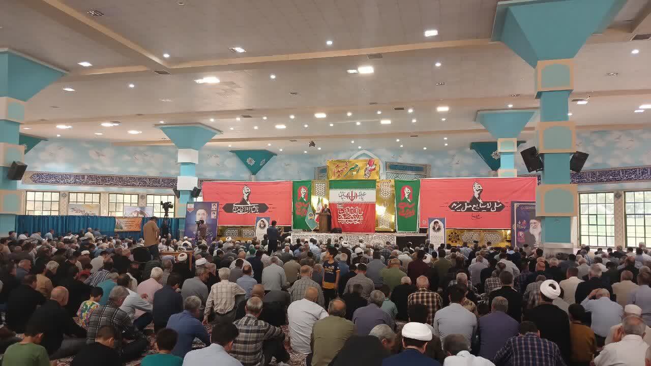 امام جمعه بجنورد: دولتمردان در خط مقدم جنگ اقتصادی‌اند