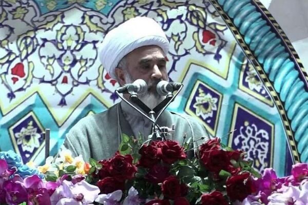خطیب جمعه بیرجند: مسئولان به جای شرح مشکلات برای حل آنها اقدام کنند