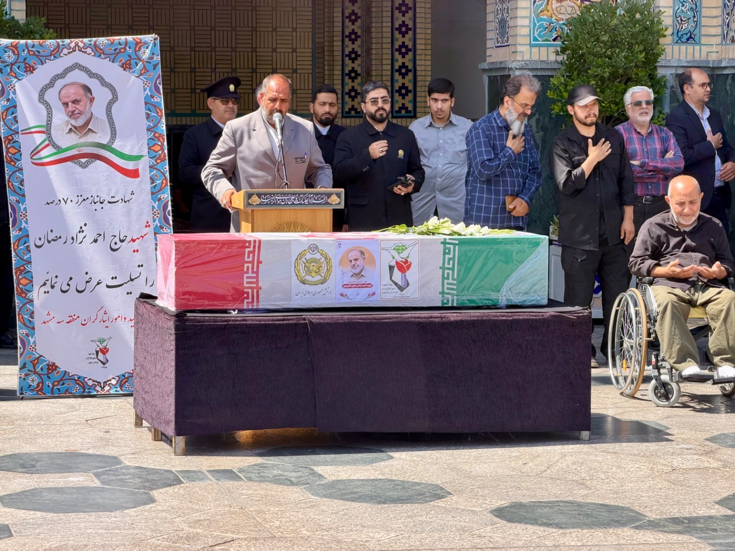 تشییع پیکر جانباز ۷۰ درصد شهید احمد نژاد رمضان لنگرودی در حرم مطهر رضوی
