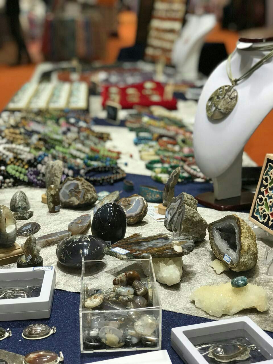 حضور هنرمندان خراسان جنوبی در پانزدهمین نمایشگاه سراسری صنایع‌دستی در استان مرکزی